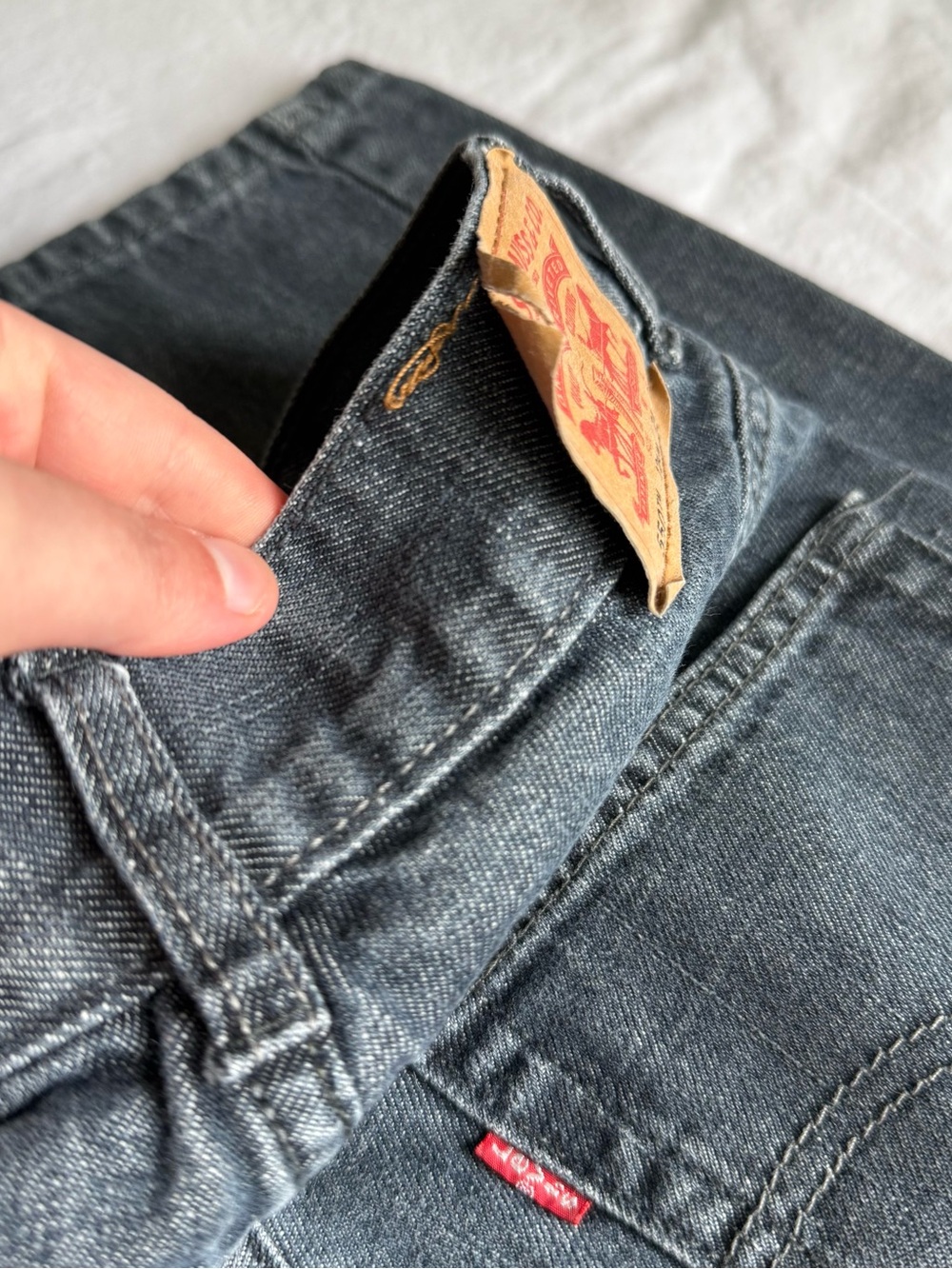 VTG LEVI'S 550 Relaxed Fit 12 Slim Jeans Boy Washed Dark Grey 100% Cotton Denim - Picture 3 of 10